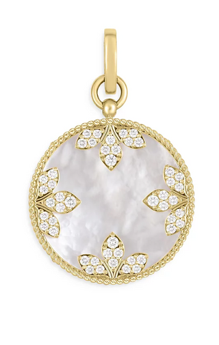 ROUND MEDALLION PENDANT