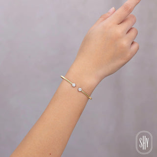PAVE CIRCLE BANGLE